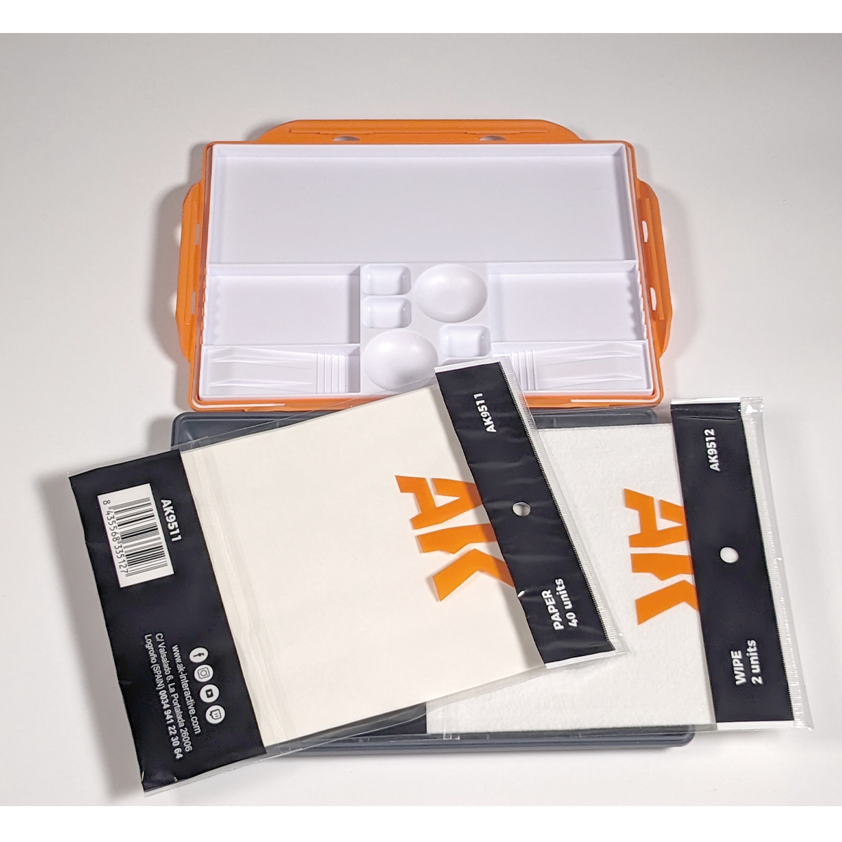 AK Interactive - AK9510 Wet Palette (Includes 40 papers sheets + 2 wipes)
