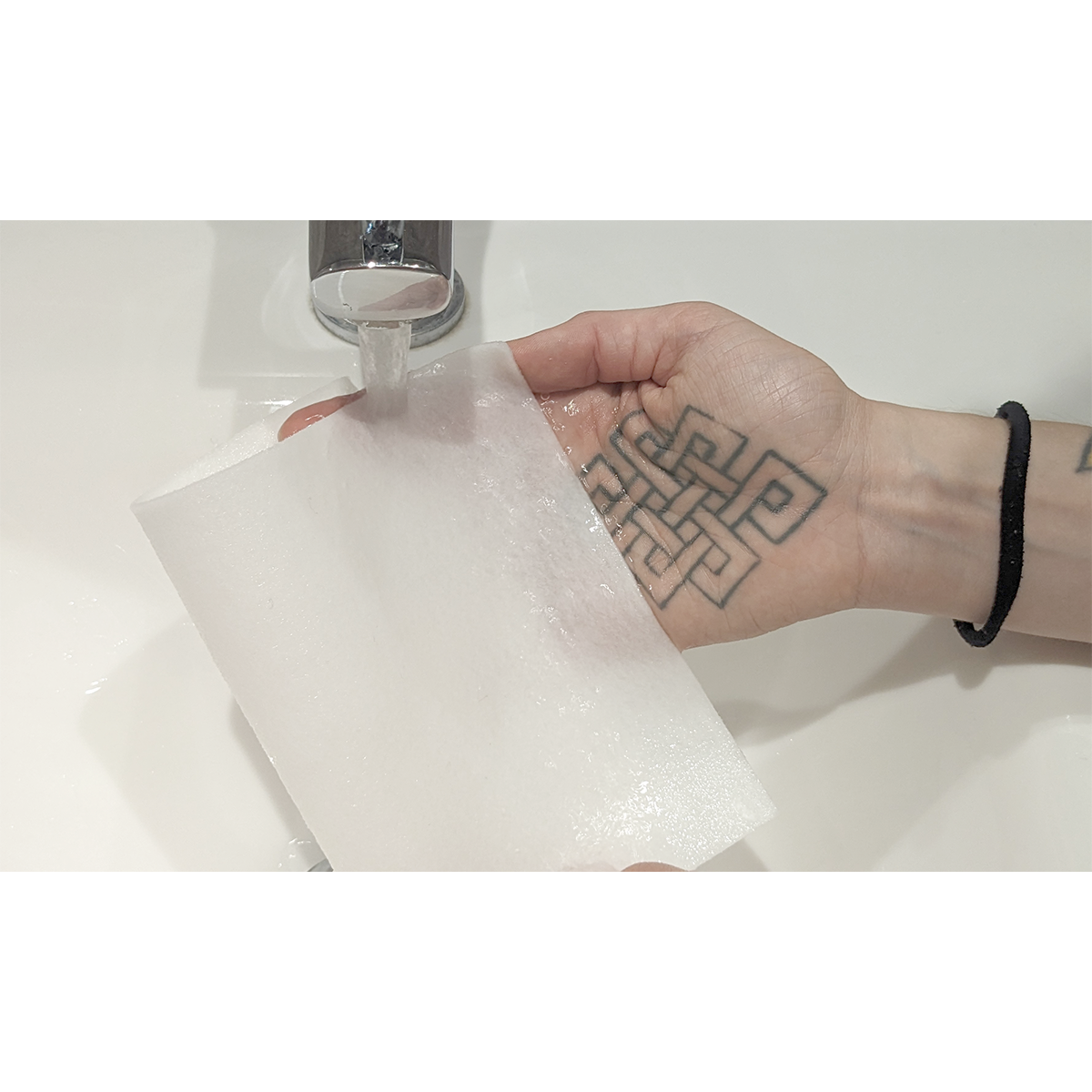 AK Interactive - AK9510 Wet Palette (Includes 40 papers sheets + 2 wipes)